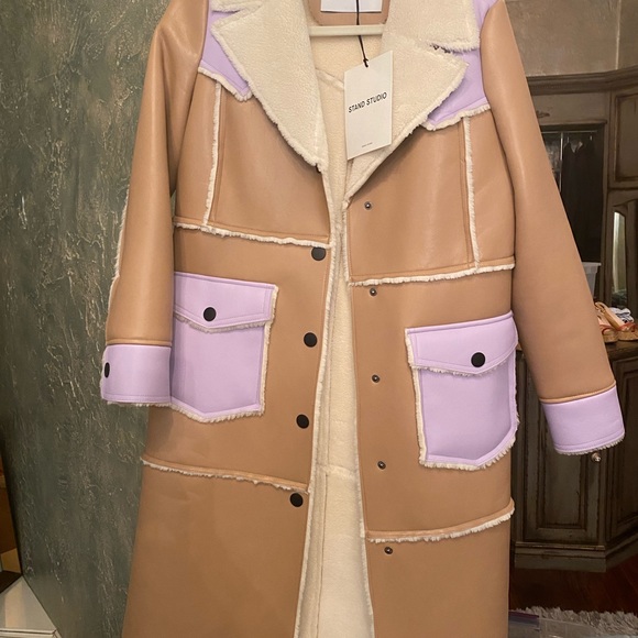 Stand Studio - Picture 2 of 5